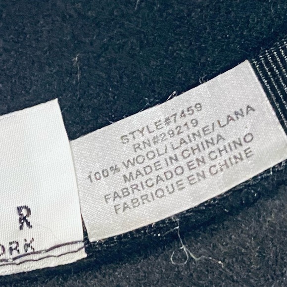 VTG 1980-90s Black Wool Double Knotted Band Cloche Hat by Betmar of New York - Picture 9 of 9